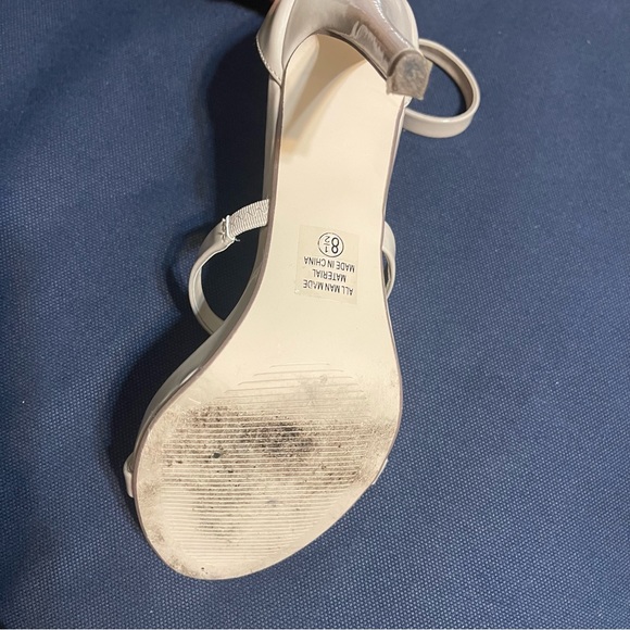 Nude Strappy Heels Size 8.5 - Picture 2 of 2
